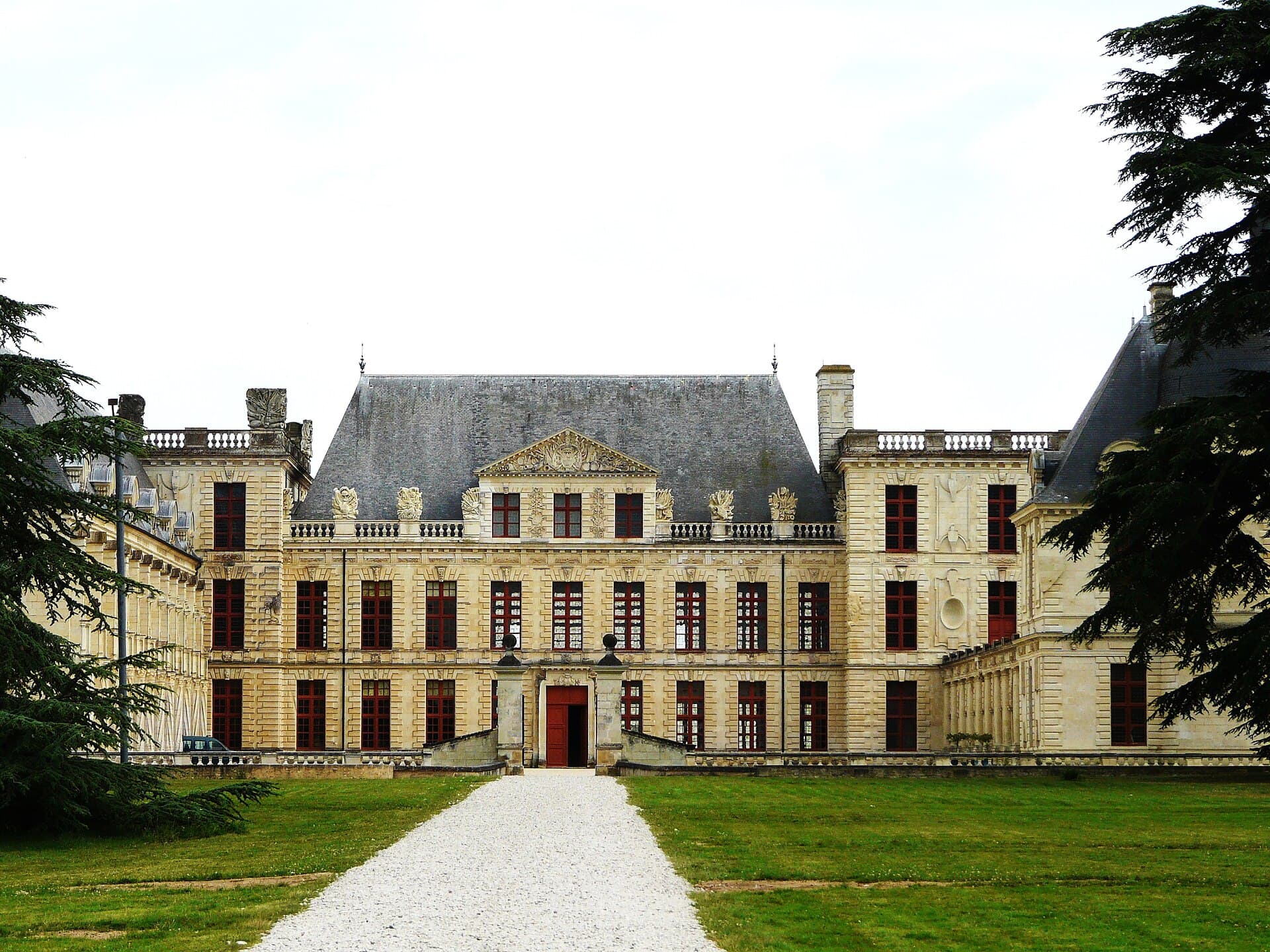 Château d'Oiron — château à Oiron, Deux-Sèvres, façade, classé mh