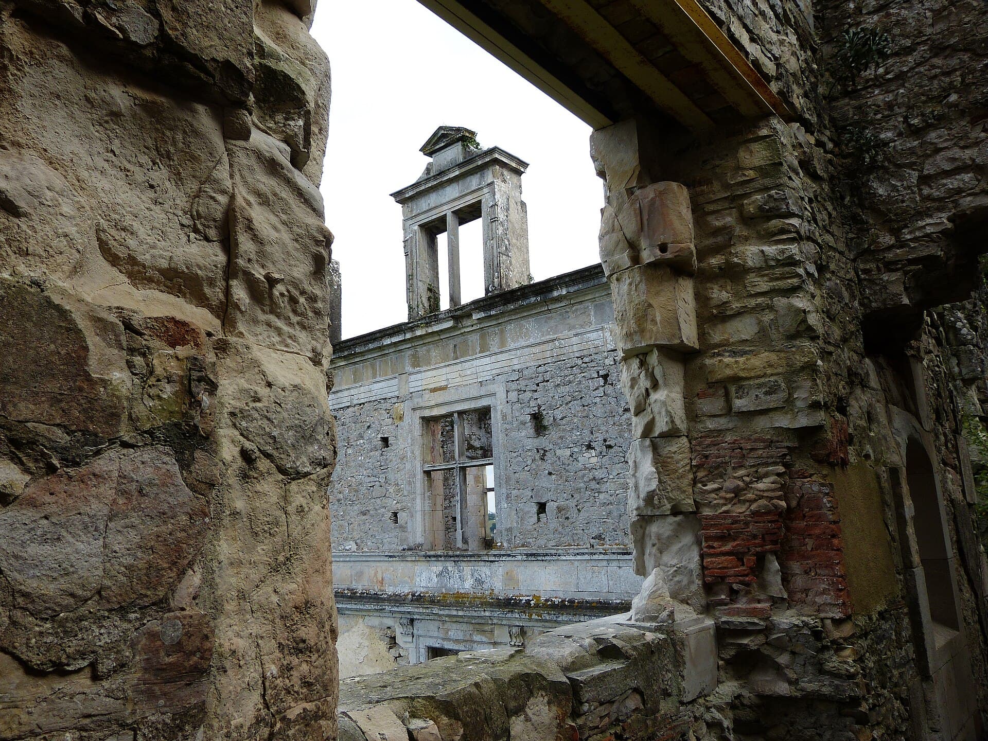 Château de Bidache — château à Bidache, Pyrénées-Atlantiques, vue de nuit, classé mh