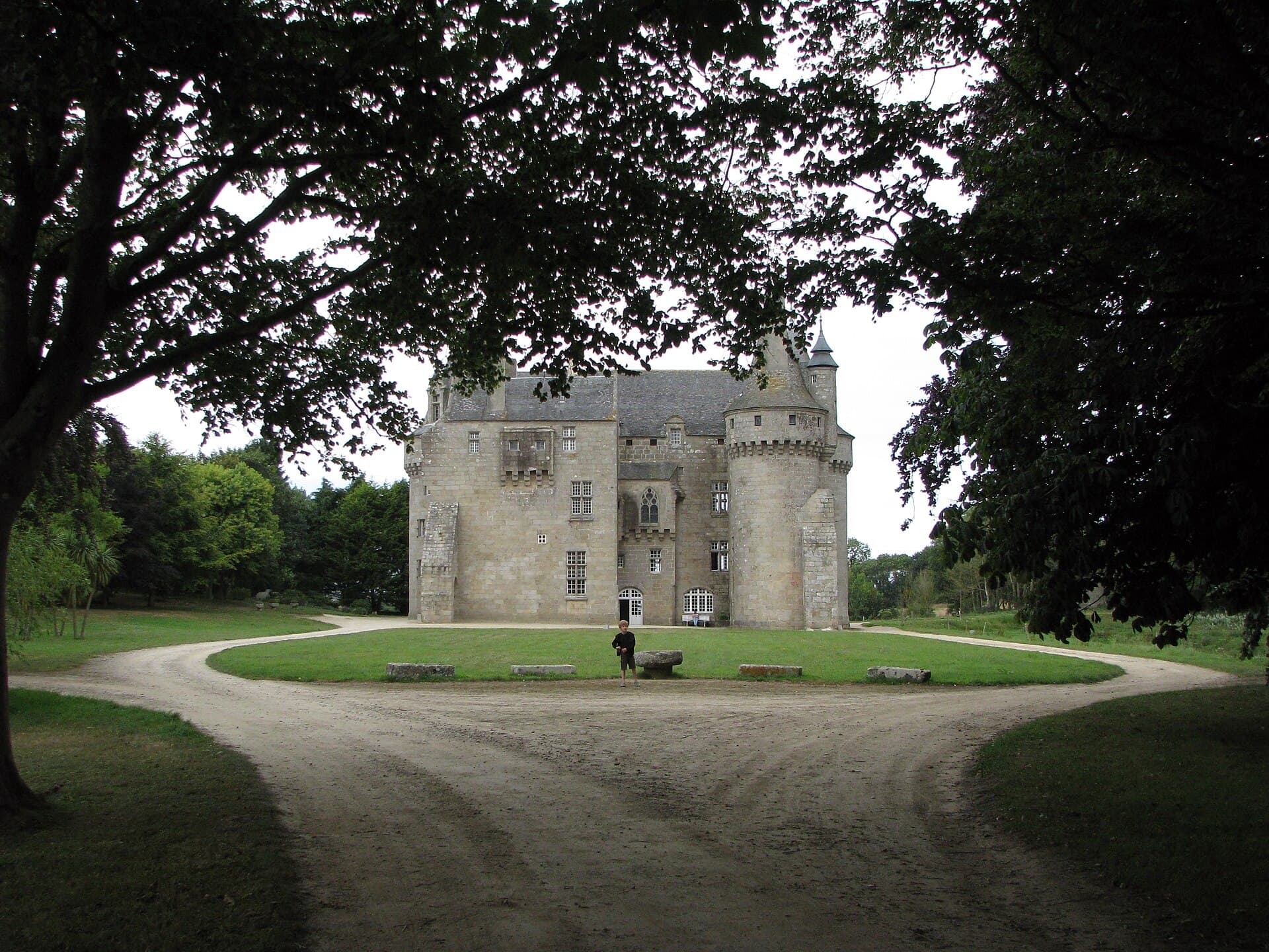 Château de Kerouzéré — château à Sibiril, Finistère, classé mh