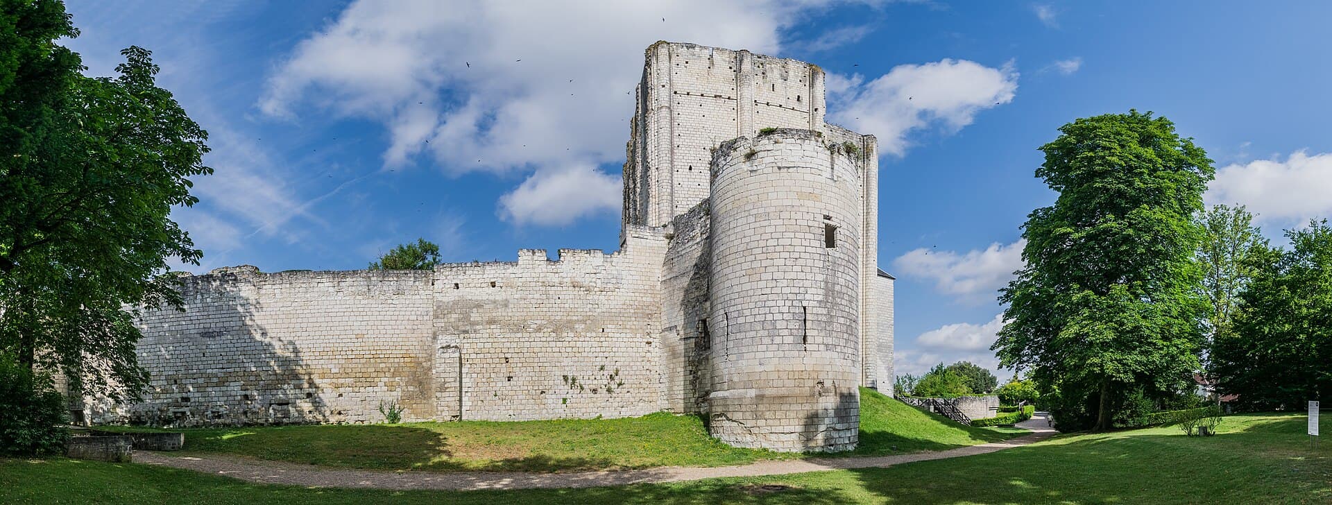 Château de Loches – logis royal — château à Loches, Indre-et-Loire, classé mh