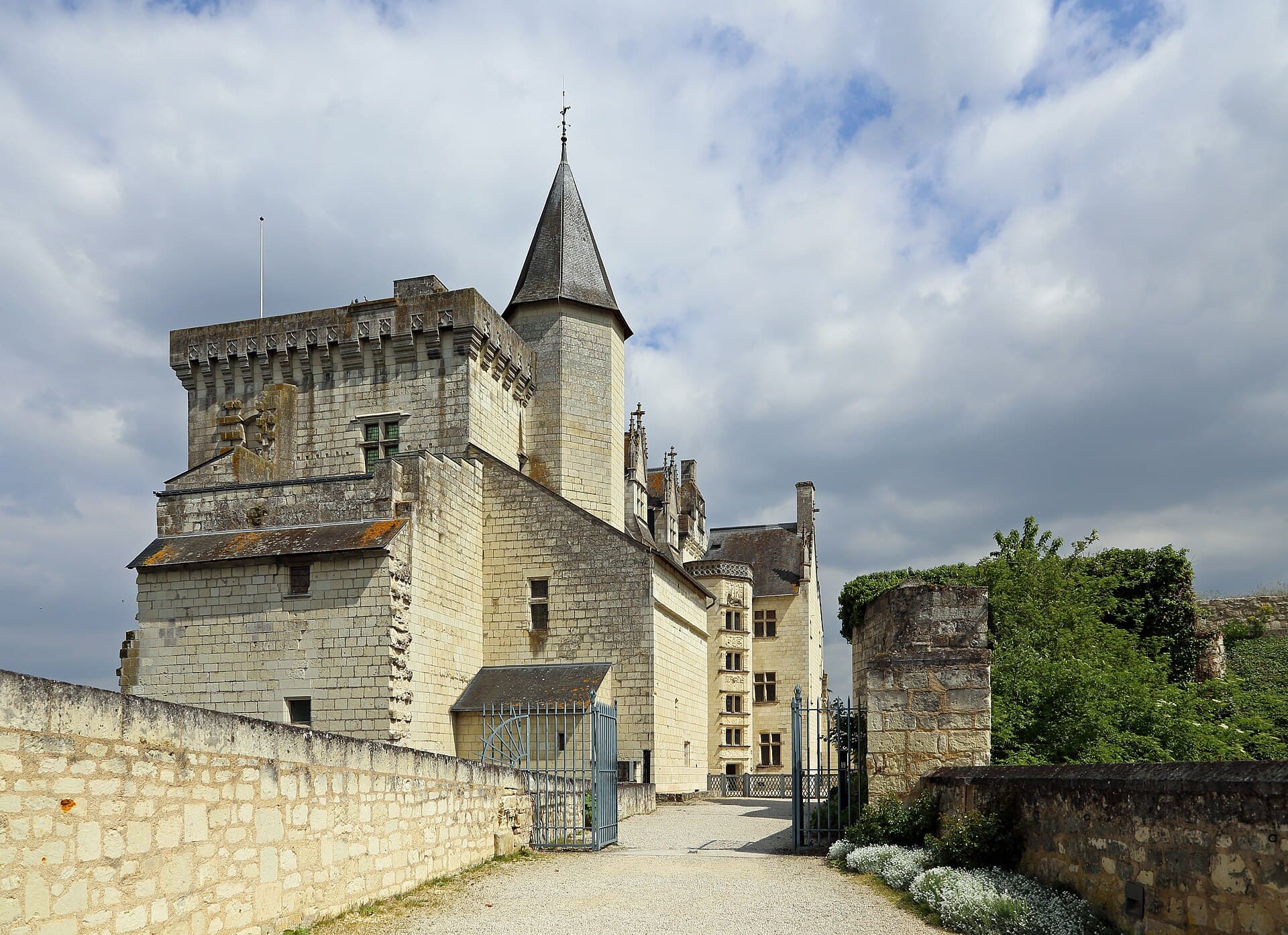 Château de Montsoreau — château à Montsoreau, Maine-et-Loire, classé mh
