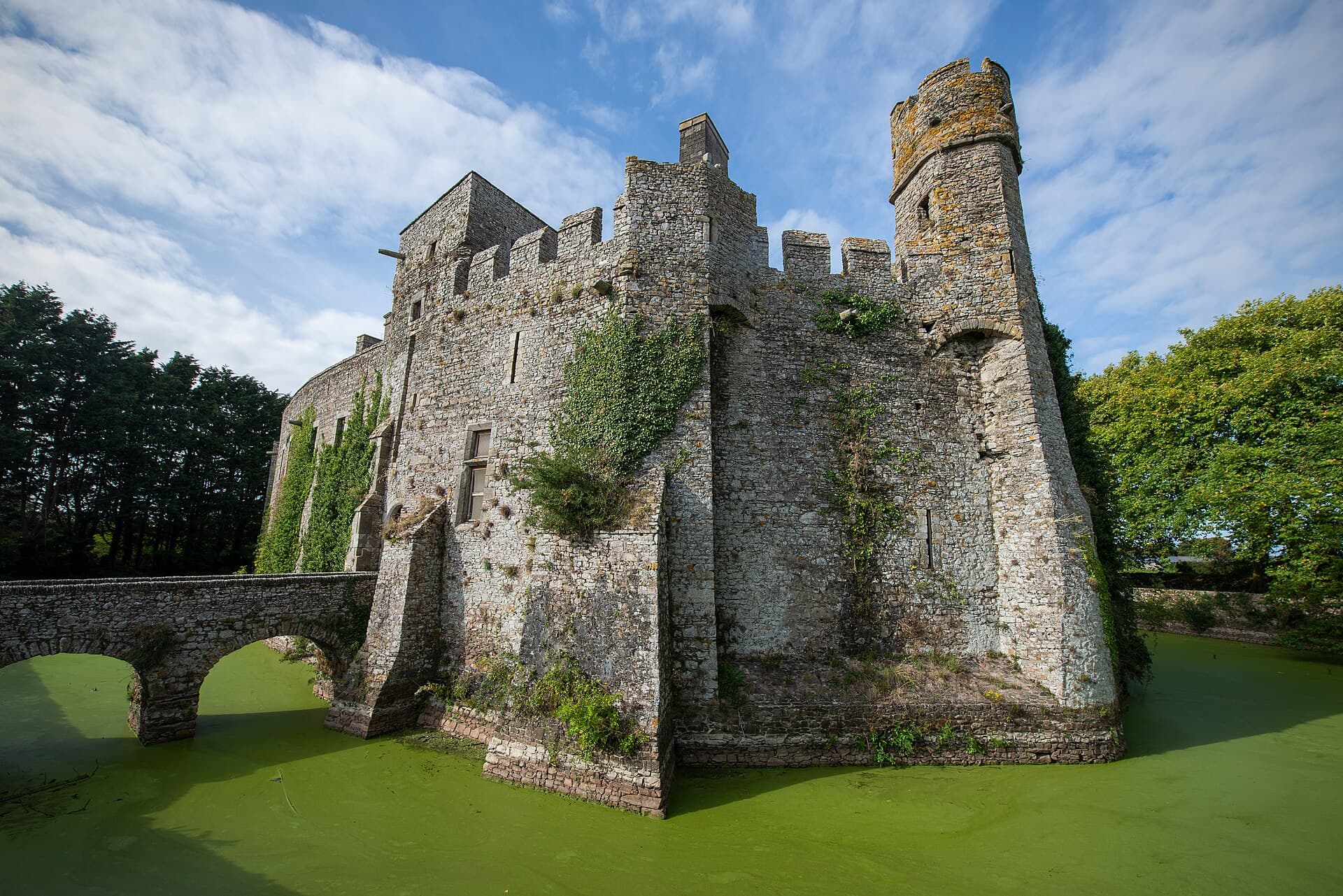 Château de Pirou — château à Pirou, Manche, classé mh