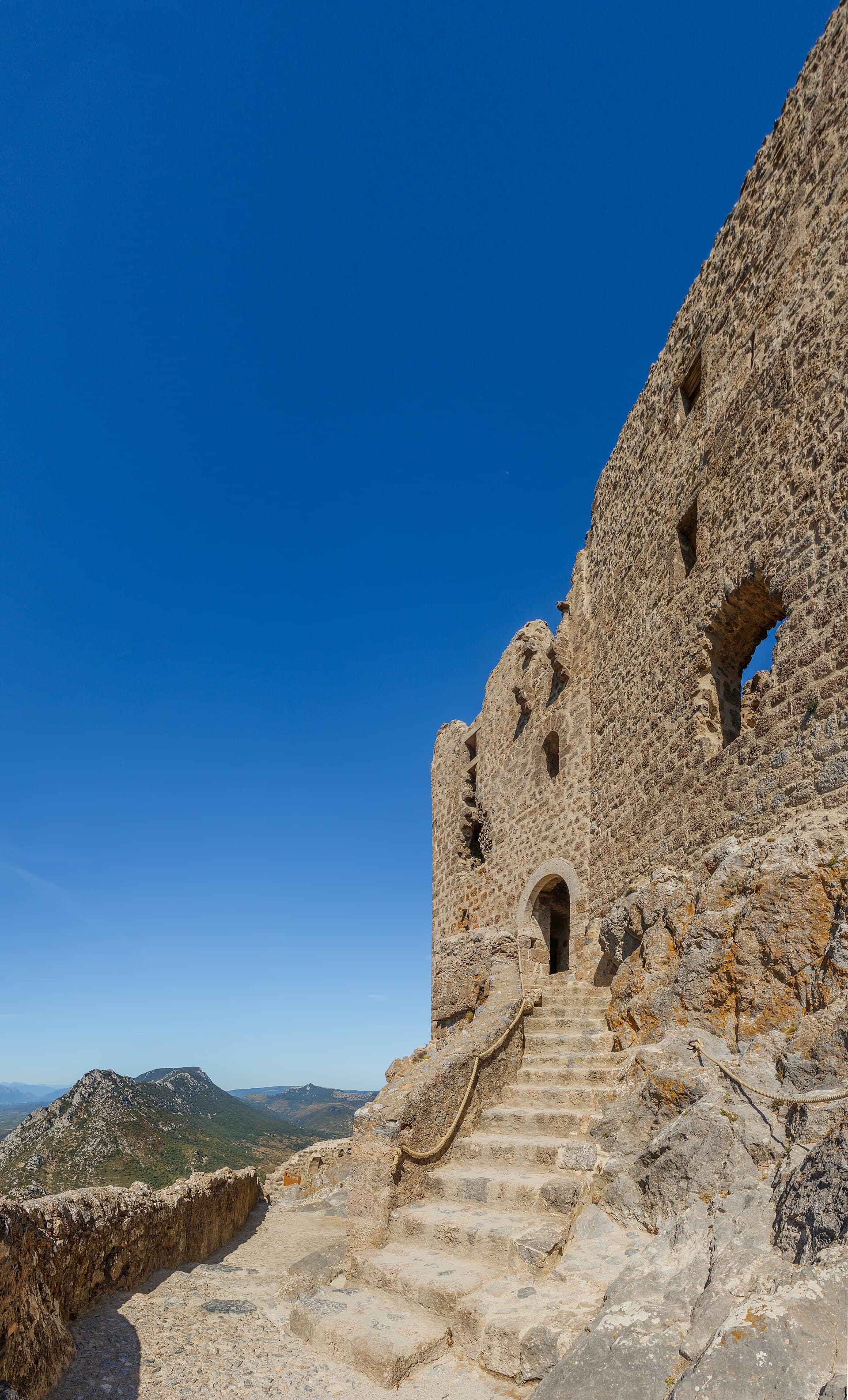 Château de Quéribus — château à Cucugnan, Aude, façade, classé mh