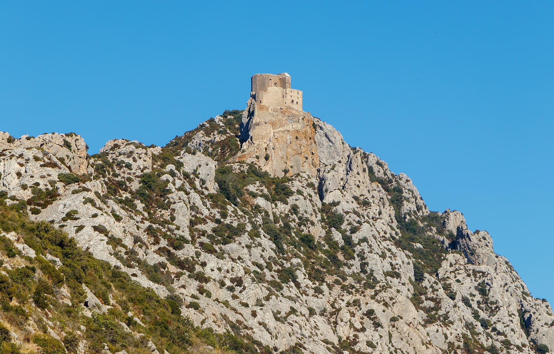 Château de Quéribus — château à Cucugnan, Aude, intérieur, classé mh