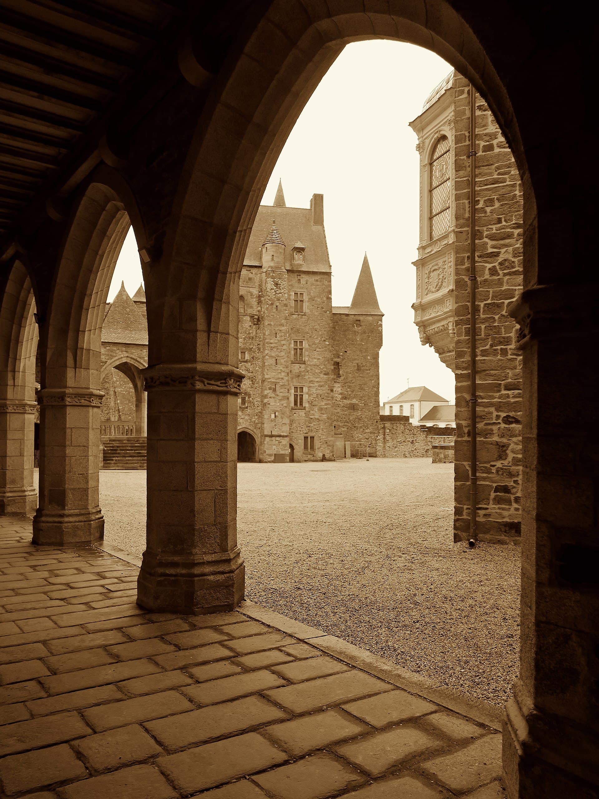 Château de Vitré — château à Vitré, Ille-et-Vilaine, intérieur, classé mh