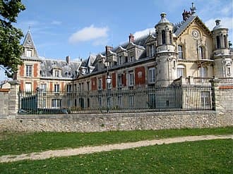 Château du Prieuré — édifice religieux à Marolles-en-Brie, Val-de-Marne, inscrit mh