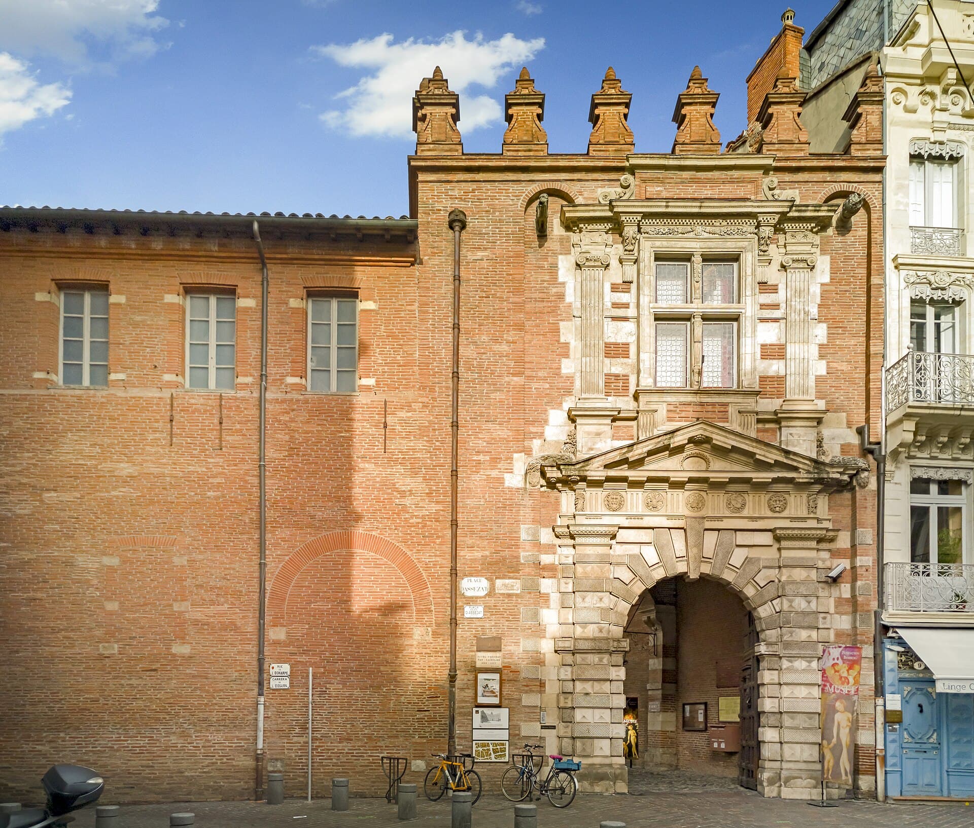 Hôtel d'Assézat (Toulouse) — architecture civile à Toulouse, Haute-Garonne, classé mh