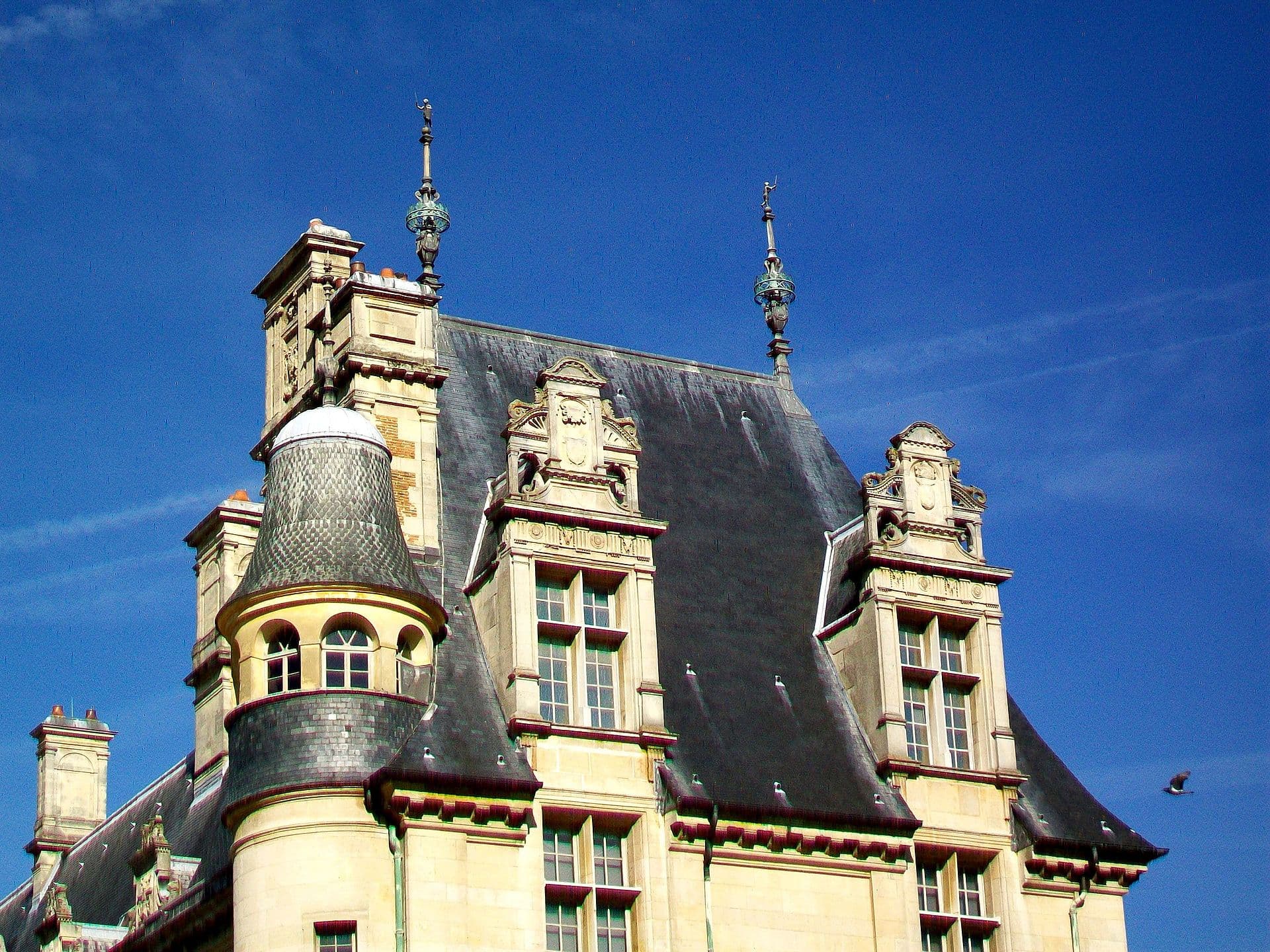 Château d'Écouen (Écouen) Château d'Écouen — château à Écouen, Val-d'Oise, façade, classé mh