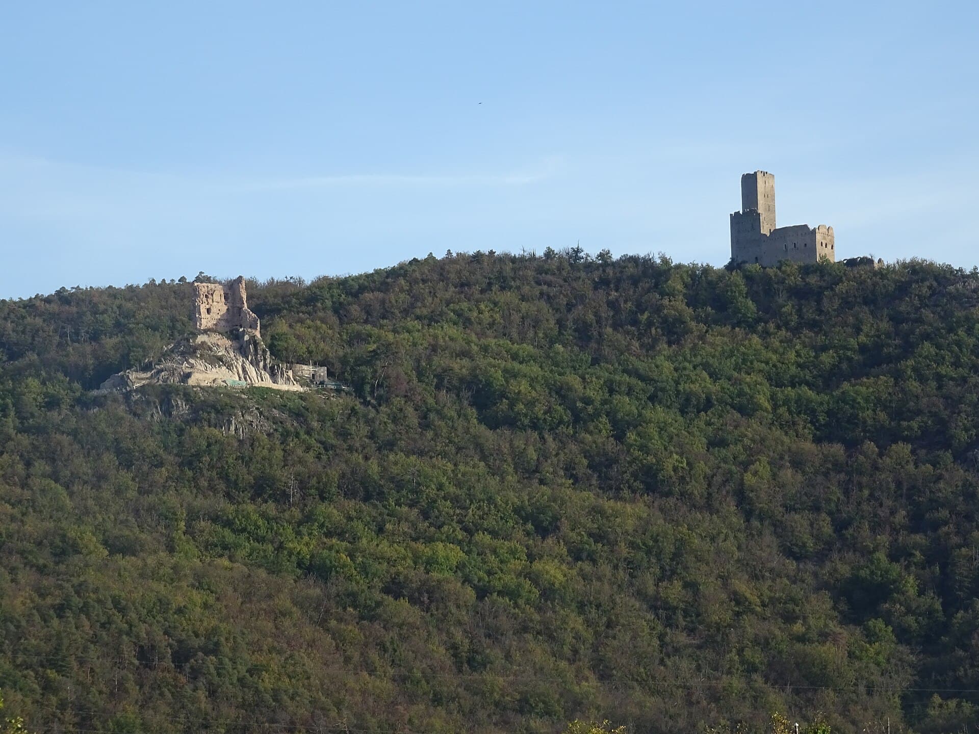 Château d'Ortenbourg (Scherwiller) Château d'Ortenbourg — château à Scherwiller, Bas-Rhin, intérieur, classé mh