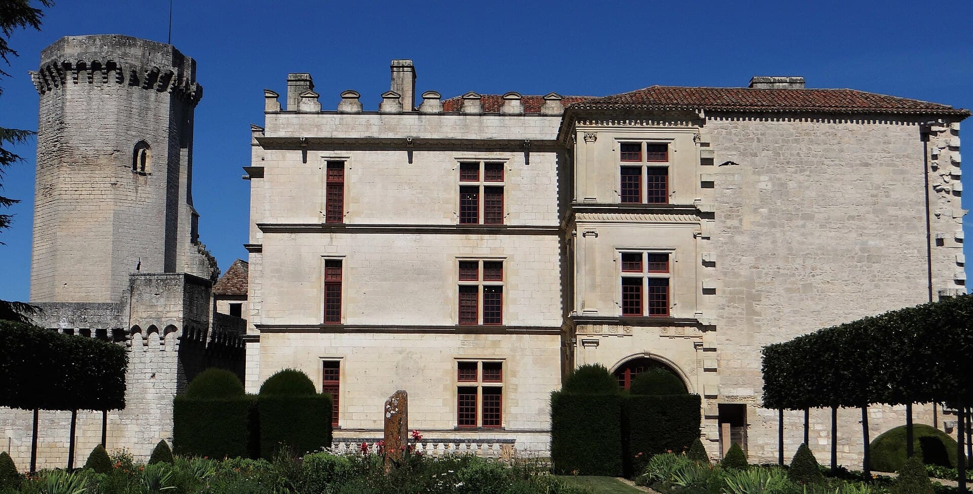 Château de Bourdeilles (Bourdeilles) Château de Bourdeilles — château à Bourdeilles, Dordogne, façade, classé mh
