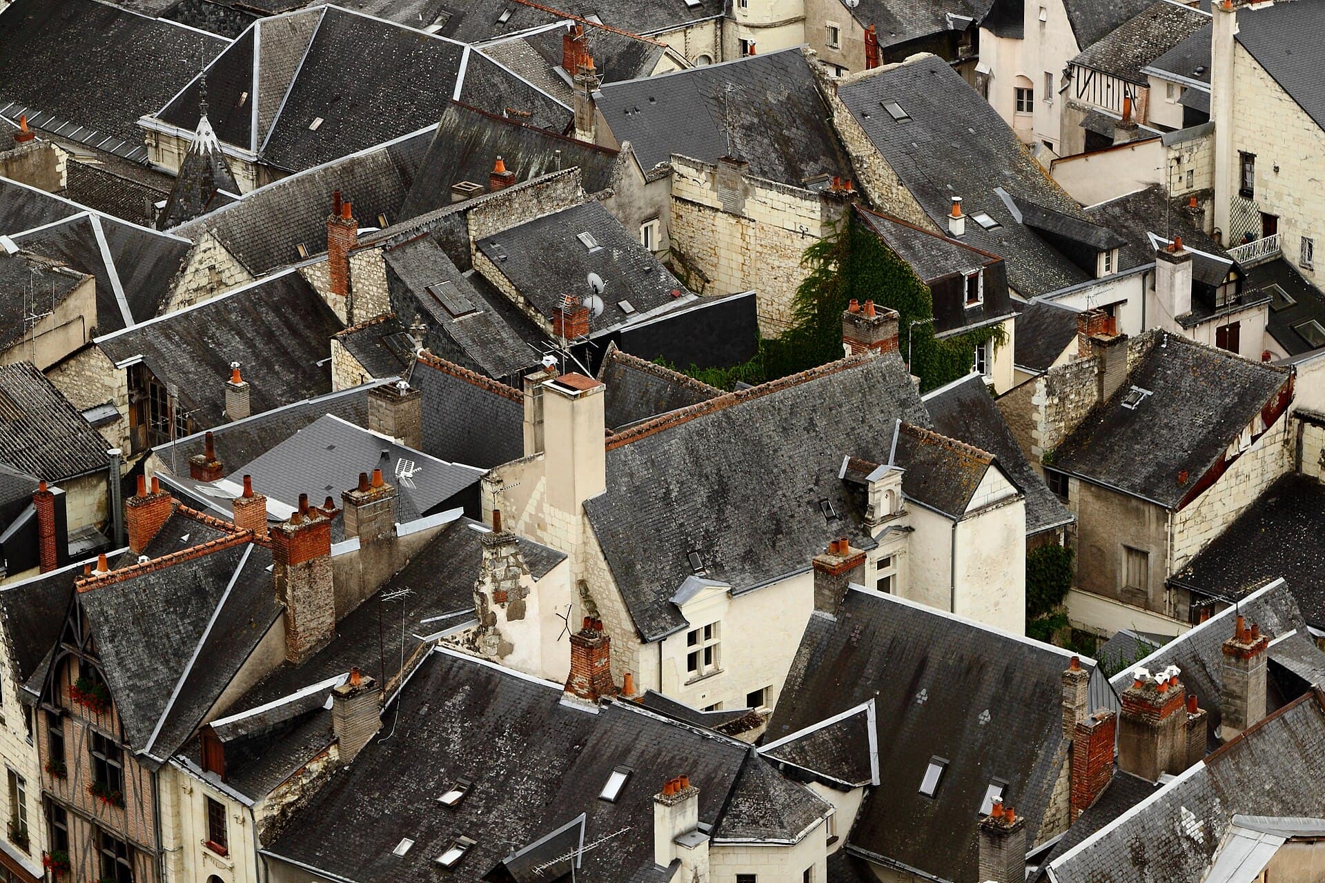 Château de Chinon – logis royal (Chinon) Château de Chinon – logis royal — château à Chinon, Indre-et-Loire, classé mh