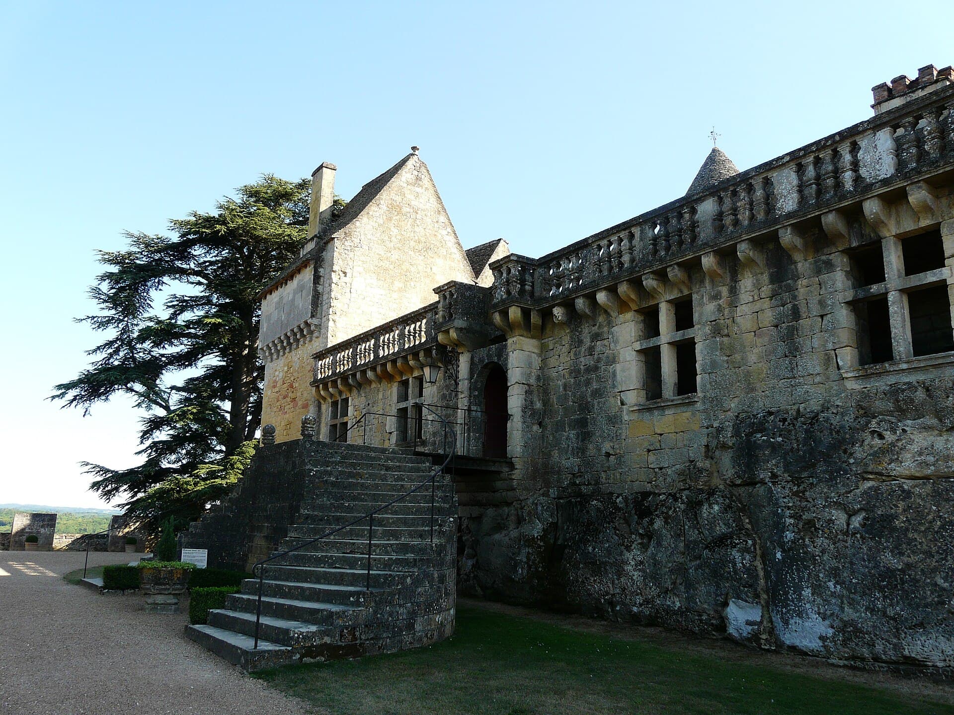 Château de Fénelon (Sainte-Mondane) Château de Fénelon — château à Sainte-Mondane, Dordogne, façade, classé mh