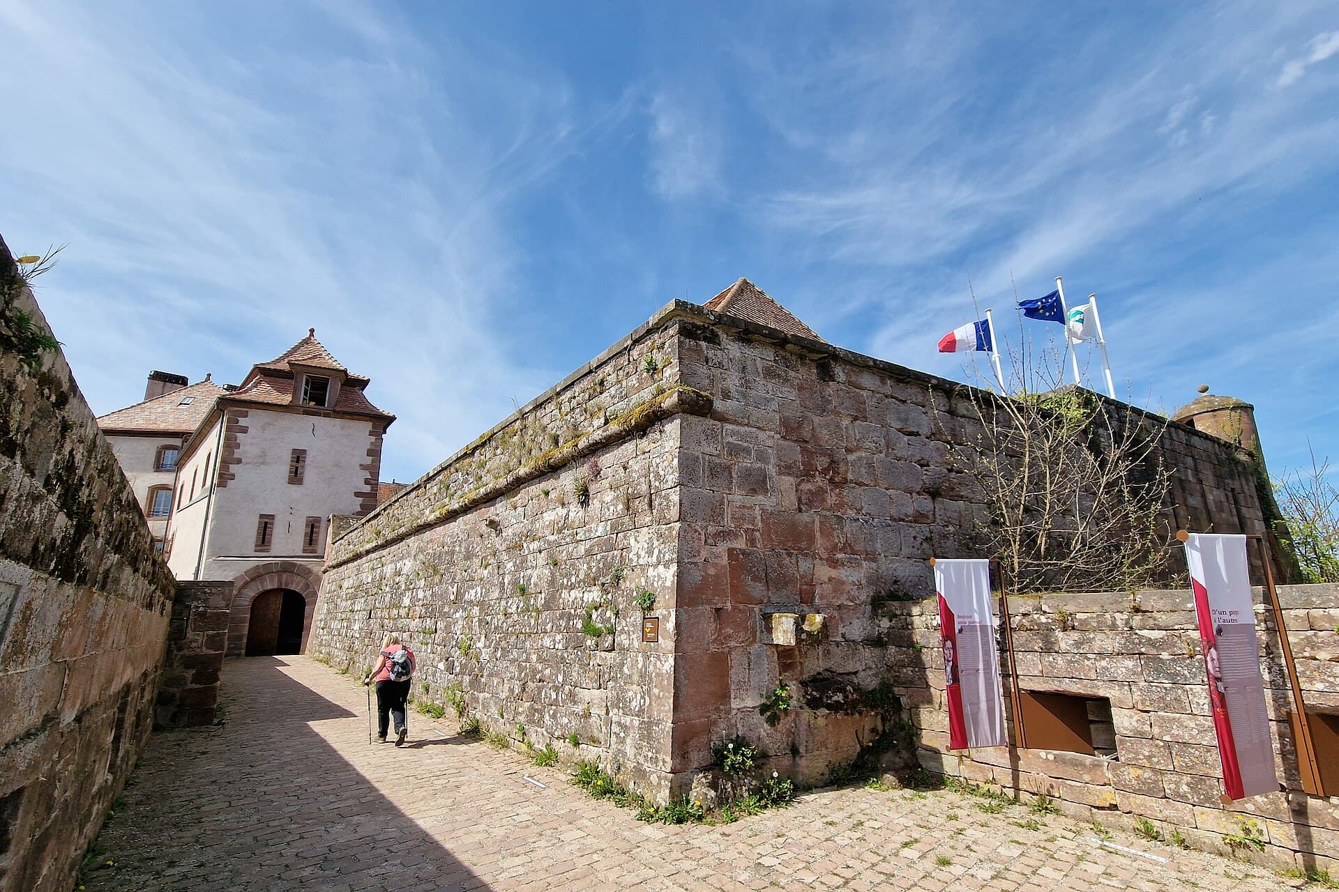Château de la Petite-Pierre — château à La Petite-Pierre, Bas-Rhin, classé mh