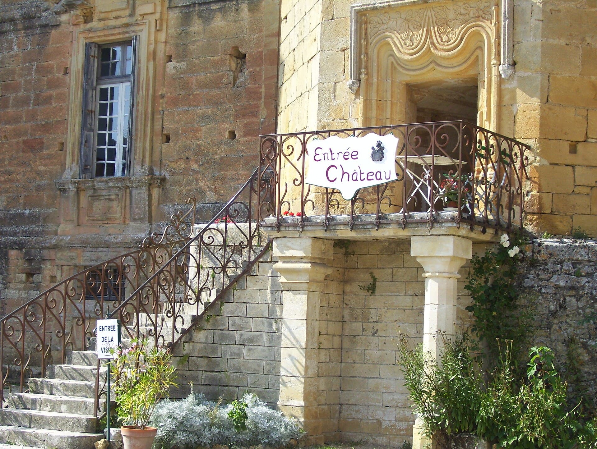 Château de Lanquais (Lanquais) Château de Lanquais — château à Lanquais, Dordogne, intérieur, classé mh