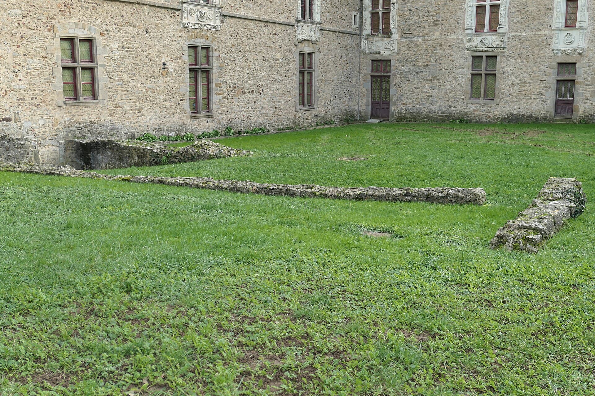 Château de Laval – logis neuf (Laval) Château de Laval – logis neuf — château à Laval, Mayenne, intérieur, classé mh