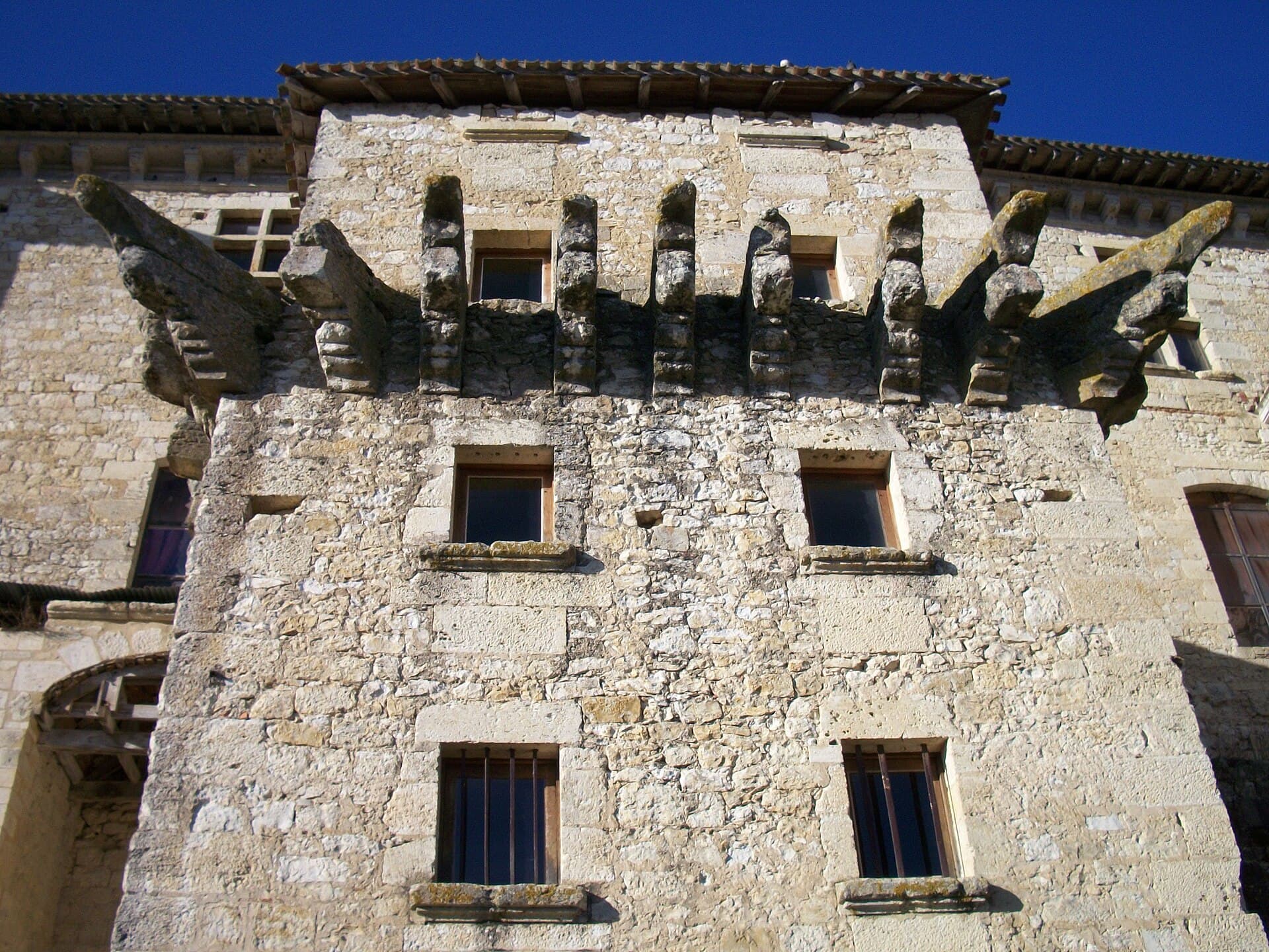 Château de Lavardens (Lavardens) Château de Lavardens — château à Lavardens, Gers, façade, classé mh