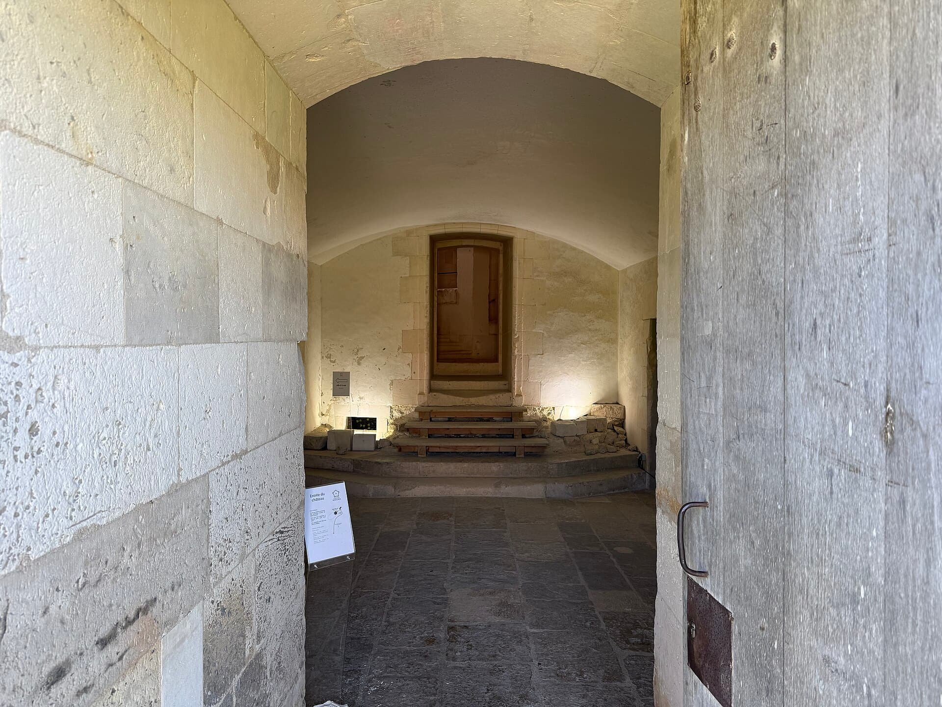Château de Maulnes — château à Cruzy-le-Châtel, Yonne, classé mh