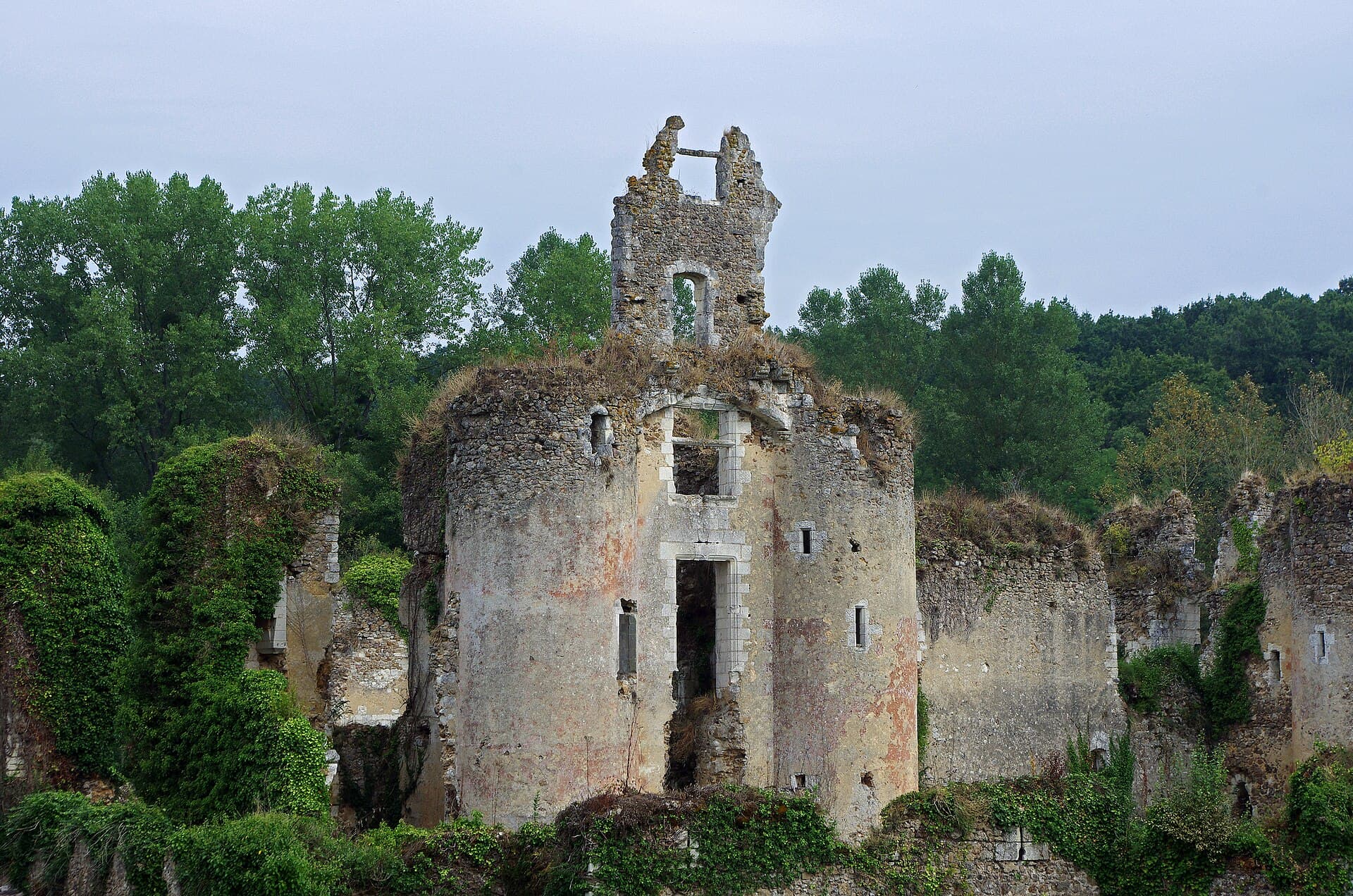 Château de Montrésor (Montrésor) Château de Montrésor — château à Montrésor, Indre-et-Loire, intérieur, classé mh
