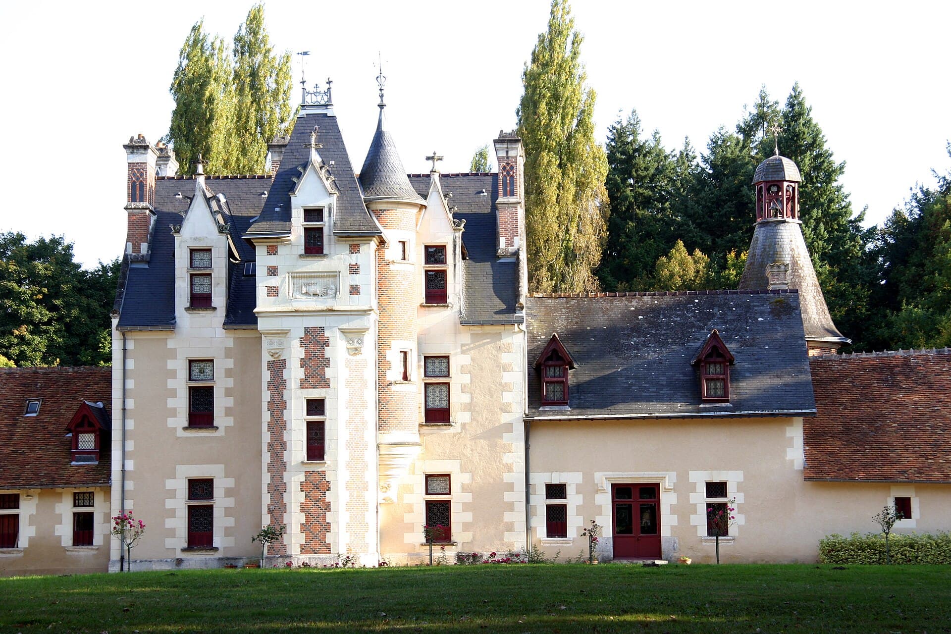 Château de Troussay (Cheverny) Château de Troussay — château à Cheverny, Loir-et-Cher, vue de nuit, inscrit mh