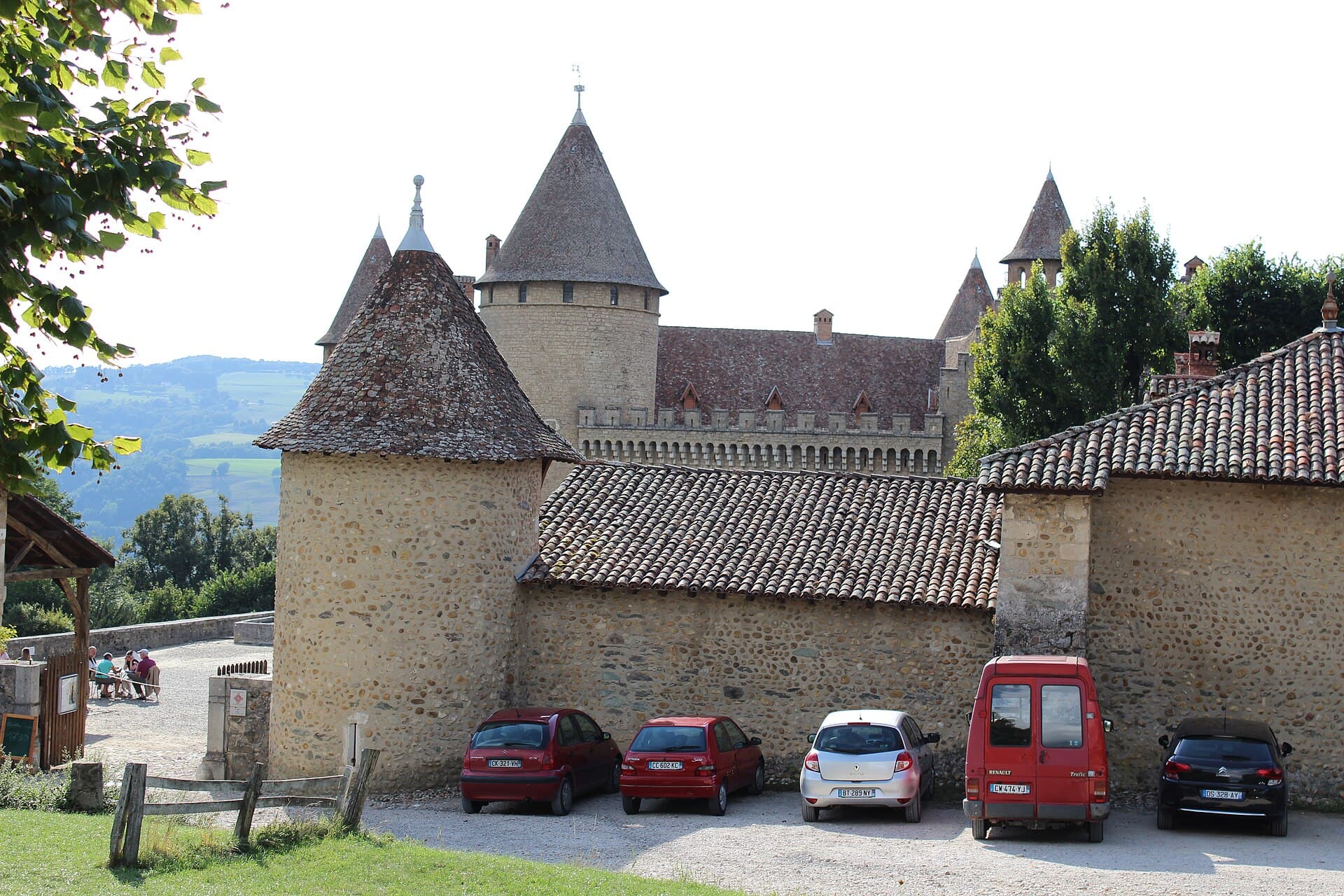 Château de Virieu (Virieu) Château de Virieu — château à Virieu, Isère, façade, inscrit mh