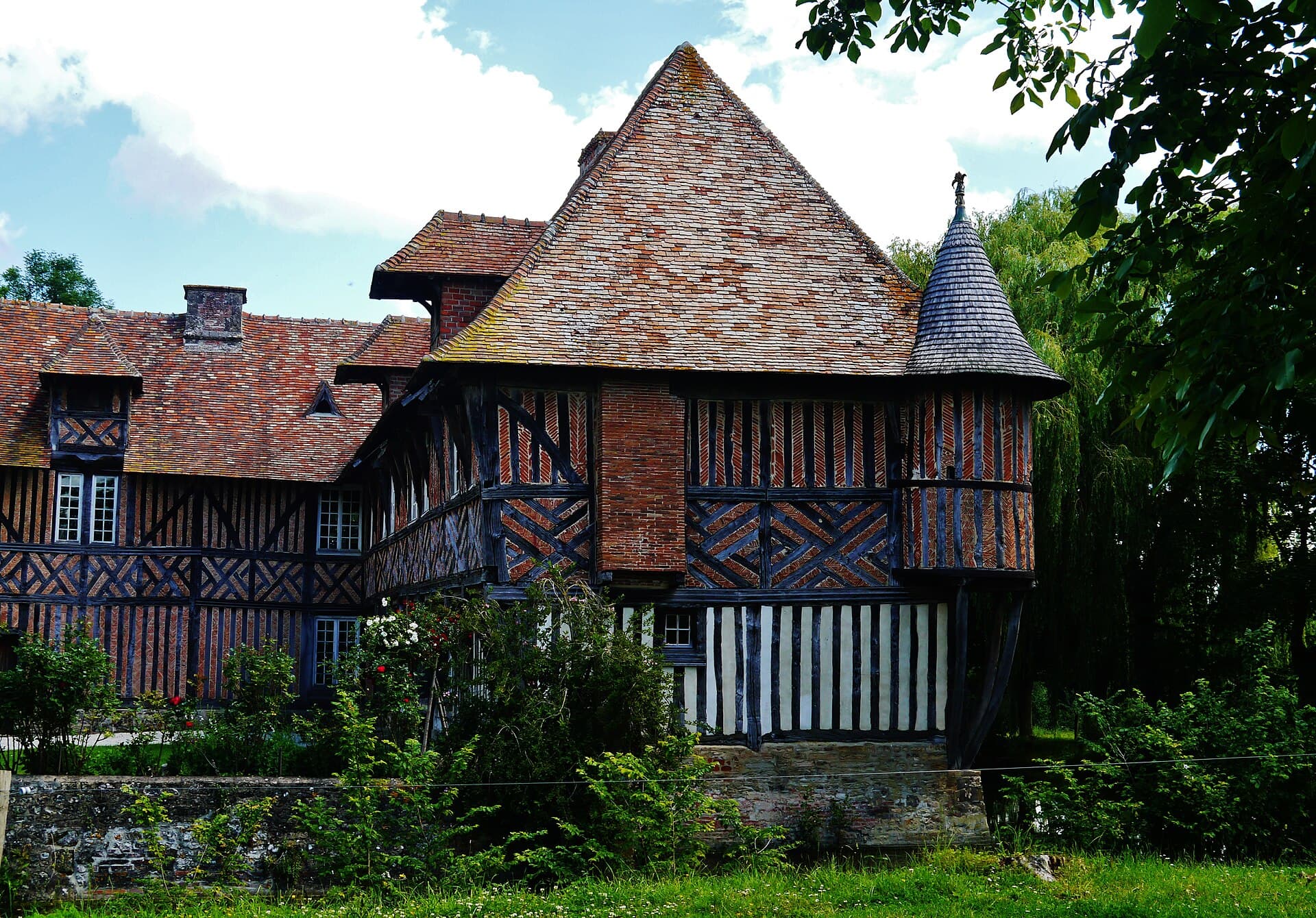 Manoir de Coupesarte (Coupesarte) Manoir de Coupesarte — château à Coupesarte, Calvados, façade, classé mh